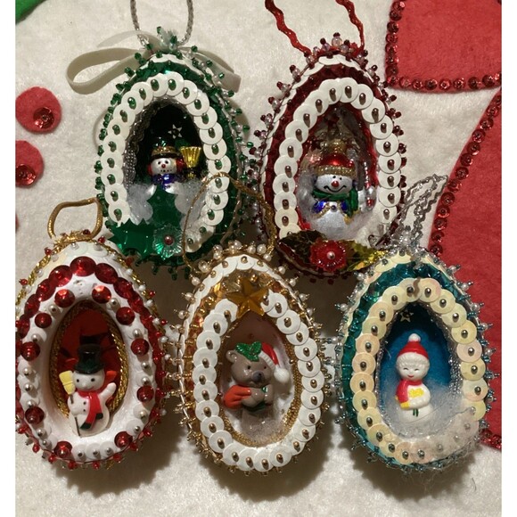 OVAL Push Pin 5 Christmas Ornaments Snowman Diorama Beautiful Beaded Sequined - Picture 1 of 16